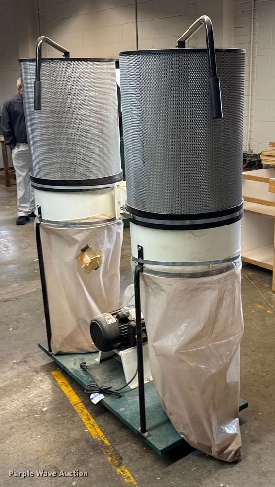 image for item EU6128 2012 Grizzly dust collector