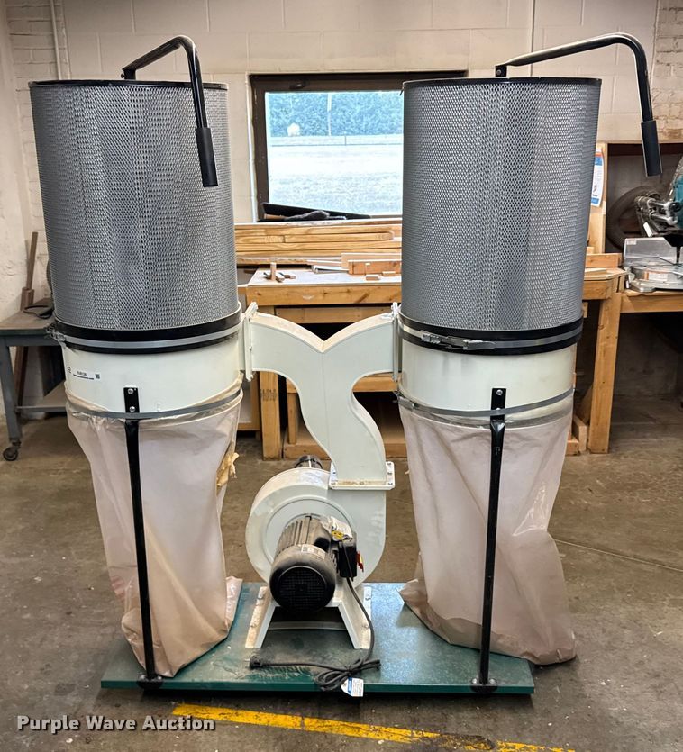 image for item EU6128 2012 Grizzly dust collector