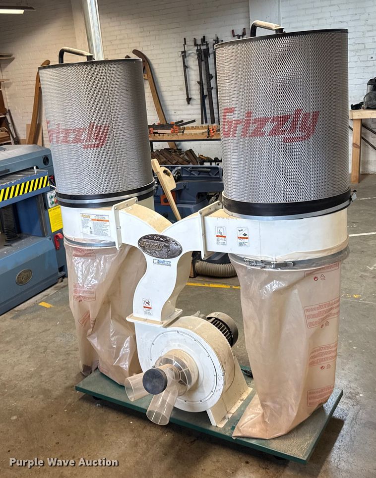 image for item EU6128 2012 Grizzly dust collector