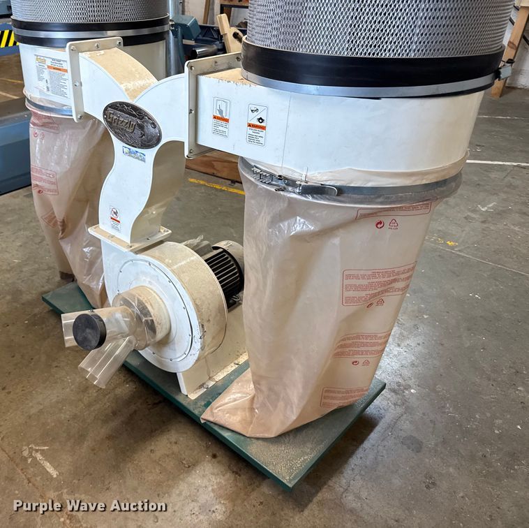 image for item EU6128 2012 Grizzly dust collector