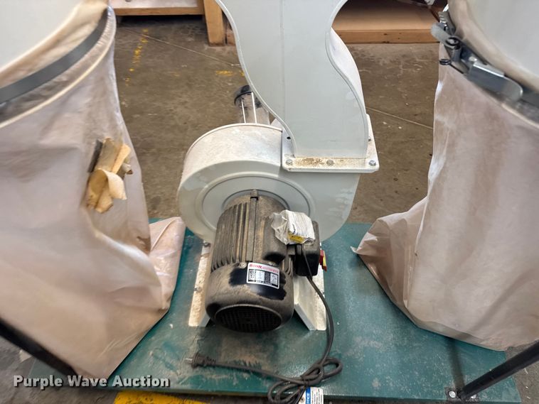 image for item EU6128 2012 Grizzly dust collector