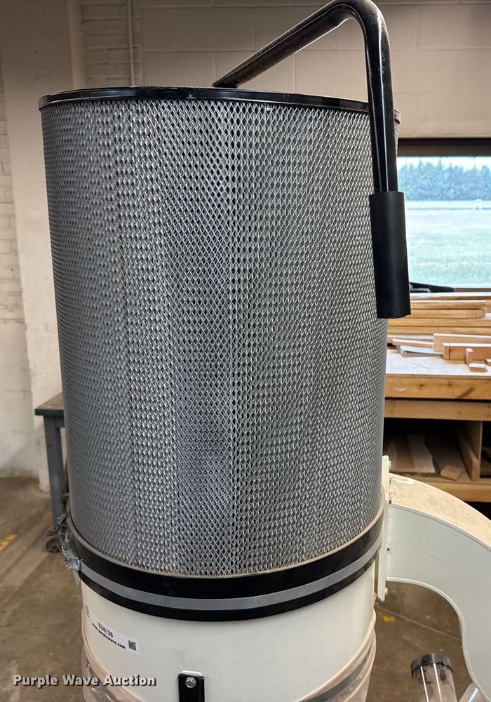 image for item EU6128 2012 Grizzly dust collector