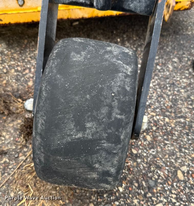 image for item EU6129 2009 Hustler Super Z ZTR lawn mower