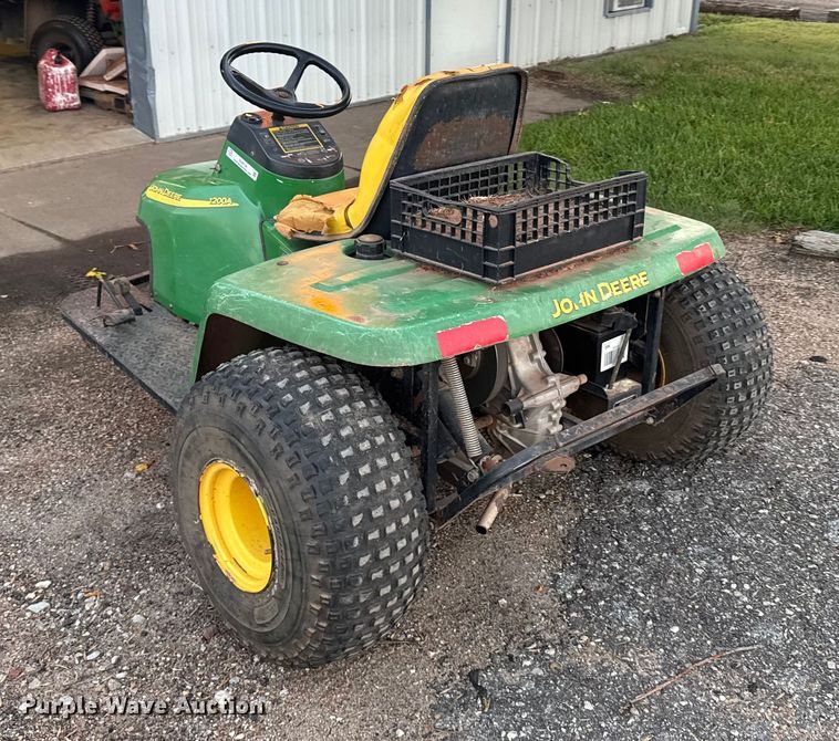 image for item EU6134 John Deere 1200A bunker rake