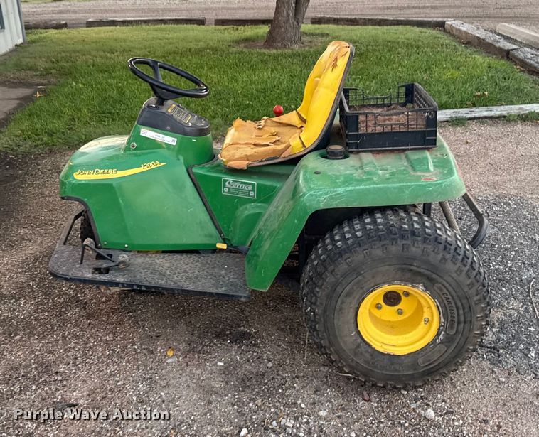 image for item EU6134 John Deere 1200A bunker rake