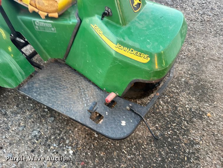 image for item EU6134 John Deere 1200A bunker rake