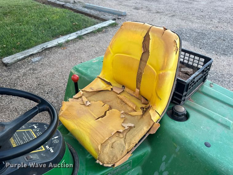 image for item EU6134 John Deere 1200A bunker rake