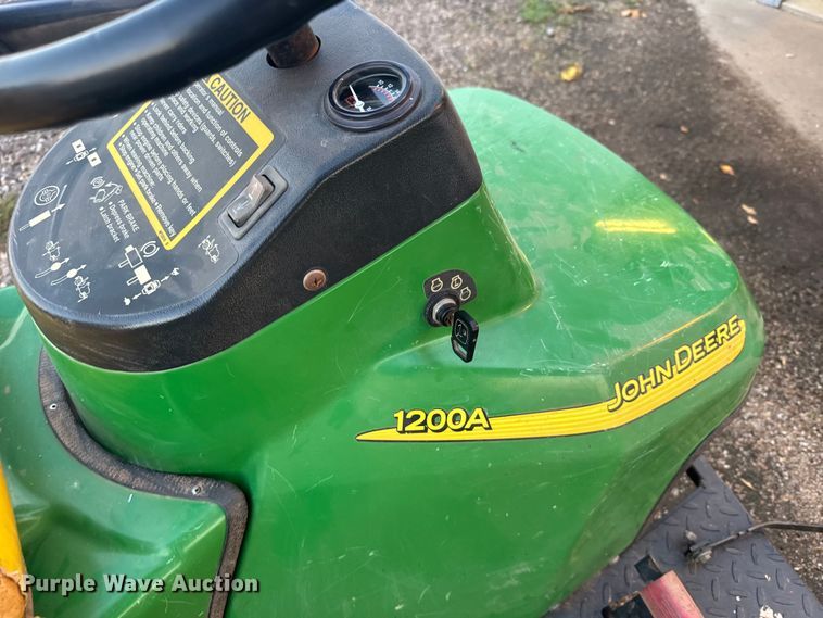 image for item EU6134 John Deere 1200A bunker rake