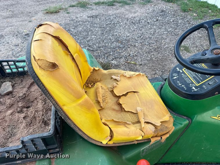 image for item EU6134 John Deere 1200A bunker rake