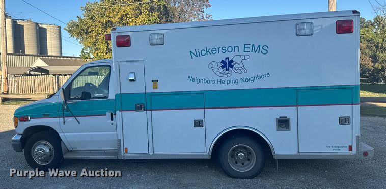 image for item EU6142 2000 Ford E350 ambulance