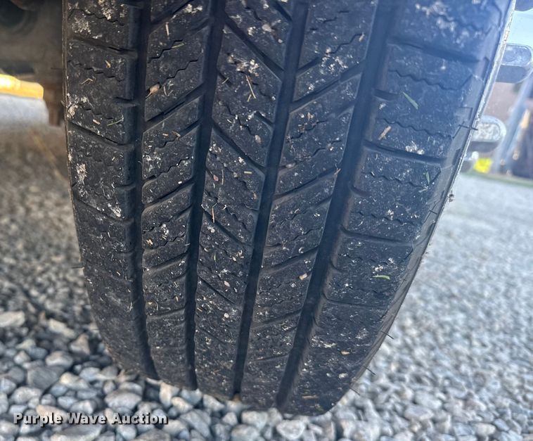 image for item EU6142 2000 Ford E350 ambulance