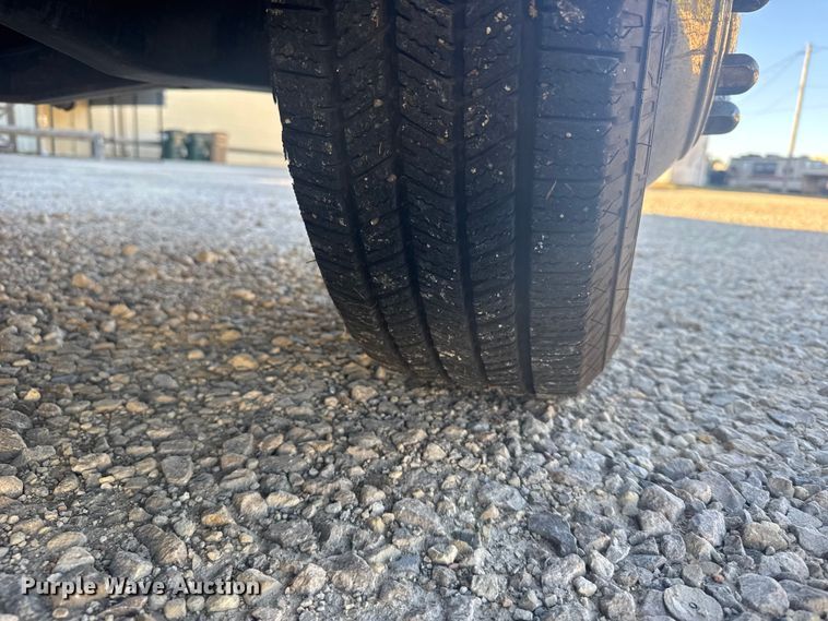 image for item EU6142 2000 Ford E350 ambulance