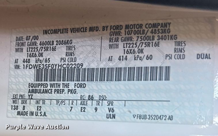 image for item EU6142 2000 Ford E350 ambulance