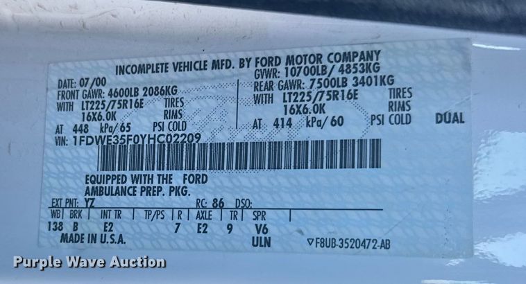 image for item EU6142 2000 Ford E350 ambulance