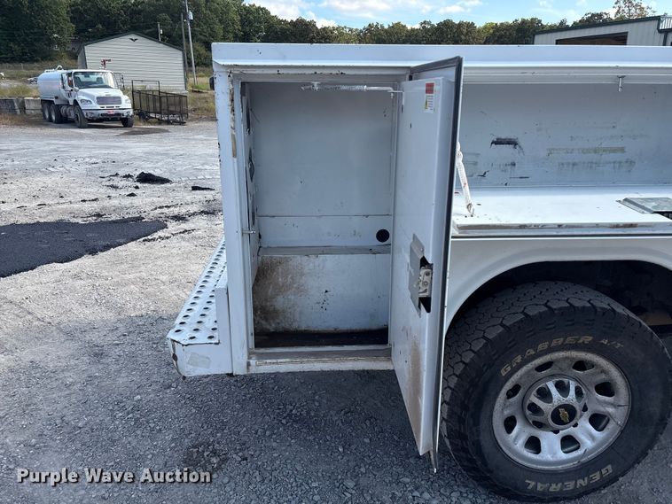 image for item EV2506 2021 Chevrolet Silverado 3500HD Crew Cab utility bed pickup truck