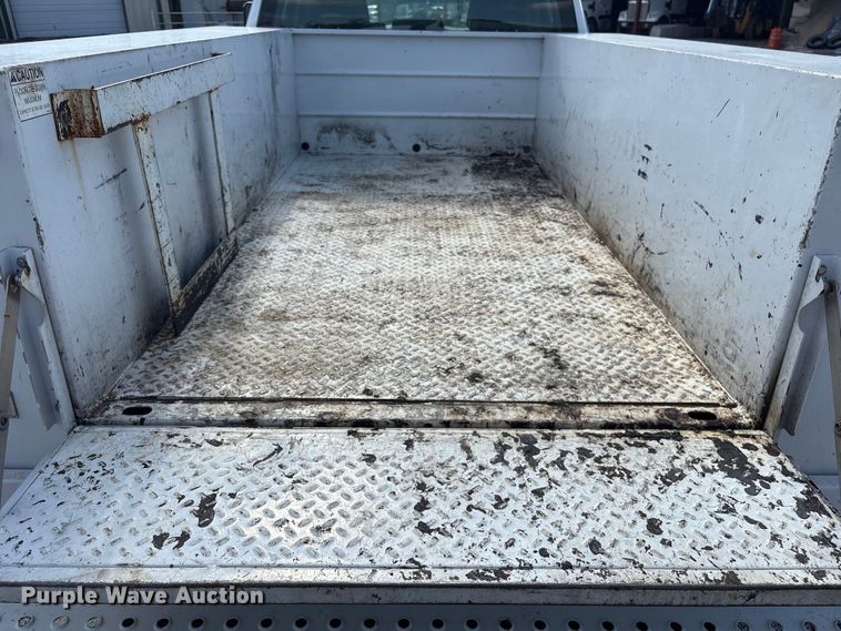 image for item EV2506 2021 Chevrolet Silverado 3500HD Crew Cab utility bed pickup truck