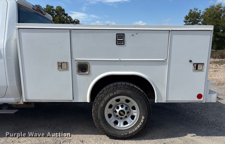 image for item EV2506 2021 Chevrolet Silverado 3500HD Crew Cab utility bed pickup truck