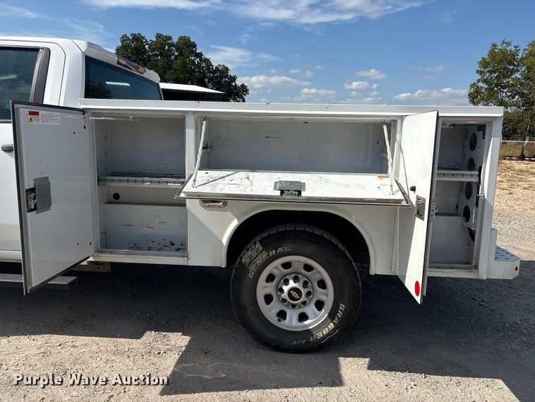 image for item EV2506 2021 Chevrolet Silverado 3500HD Crew Cab utility bed pickup truck