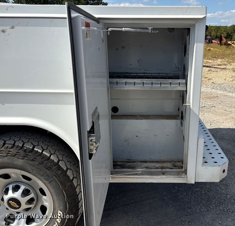 image for item EV2506 2021 Chevrolet Silverado 3500HD Crew Cab utility bed pickup truck