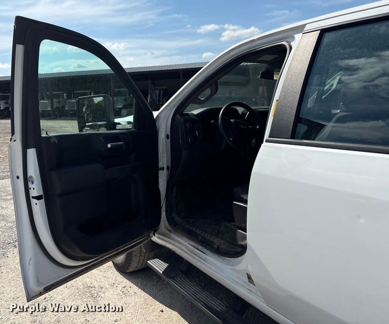 image for item EV2506 2021 Chevrolet Silverado 3500HD Crew Cab utility bed pickup truck