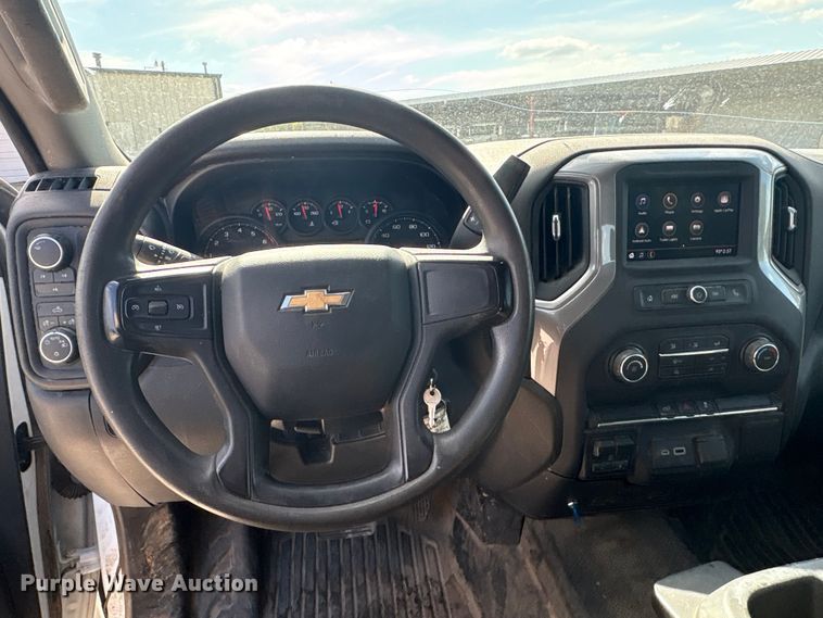 image for item EV2506 2021 Chevrolet Silverado 3500HD Crew Cab utility bed pickup truck