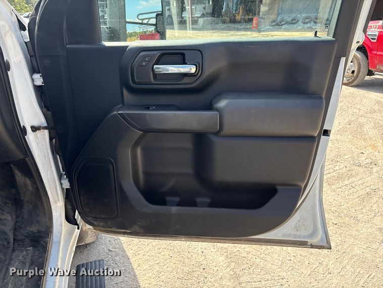 image for item EV2506 2021 Chevrolet Silverado 3500HD Crew Cab utility bed pickup truck