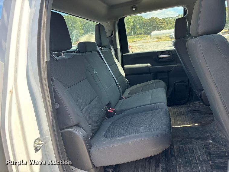 image for item EV2506 2021 Chevrolet Silverado 3500HD Crew Cab utility bed pickup truck