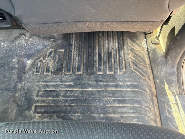 image for item EV2506 2021 Chevrolet Silverado 3500HD Crew Cab utility bed pickup truck