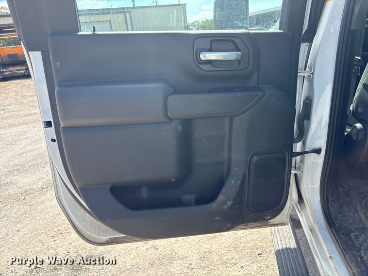 image for item EV2506 2021 Chevrolet Silverado 3500HD Crew Cab utility bed pickup truck