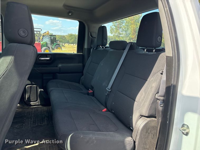 image for item EV2506 2021 Chevrolet Silverado 3500HD Crew Cab utility bed pickup truck