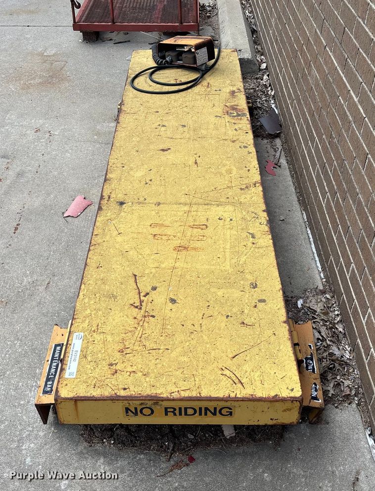 image for item EV3142 Rol-Lift scissor lift table