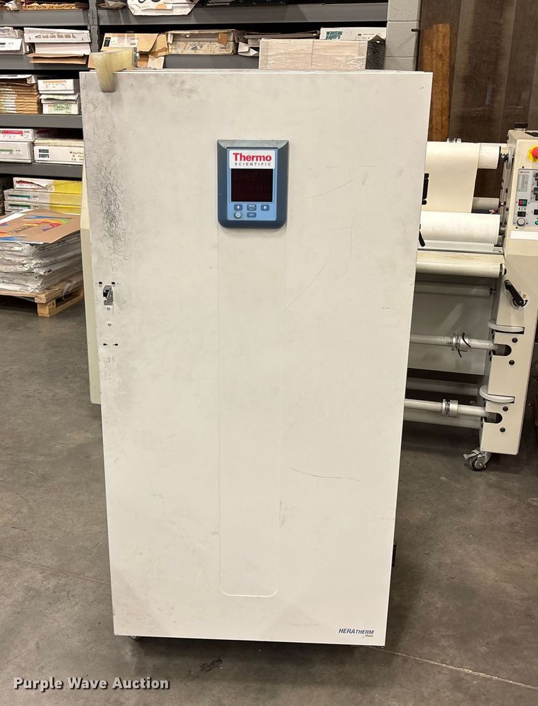 image for item EV3144 Thermo Heratherm OMH400 laboratory oven