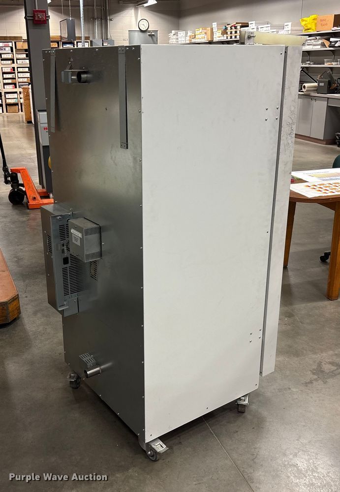 image for item EV3144 Thermo Heratherm OMH400 laboratory oven