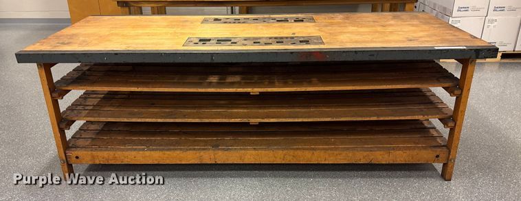 image for item EV3148 Pexto table