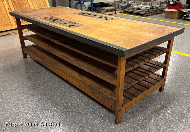 image for item EV3148 Pexto table