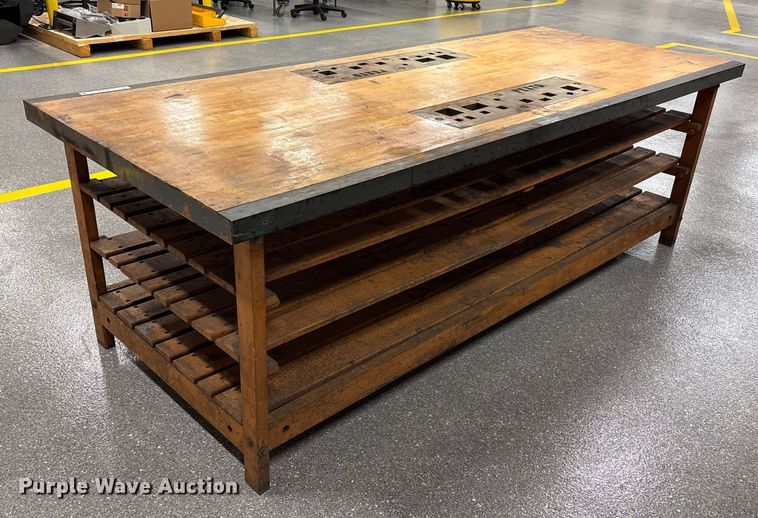 image for item EV3148 Pexto table