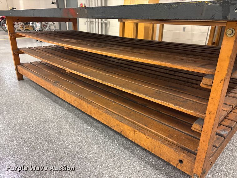 image for item EV3148 Pexto table