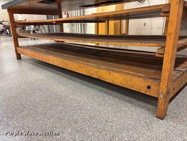 image for item EV3148 Pexto table