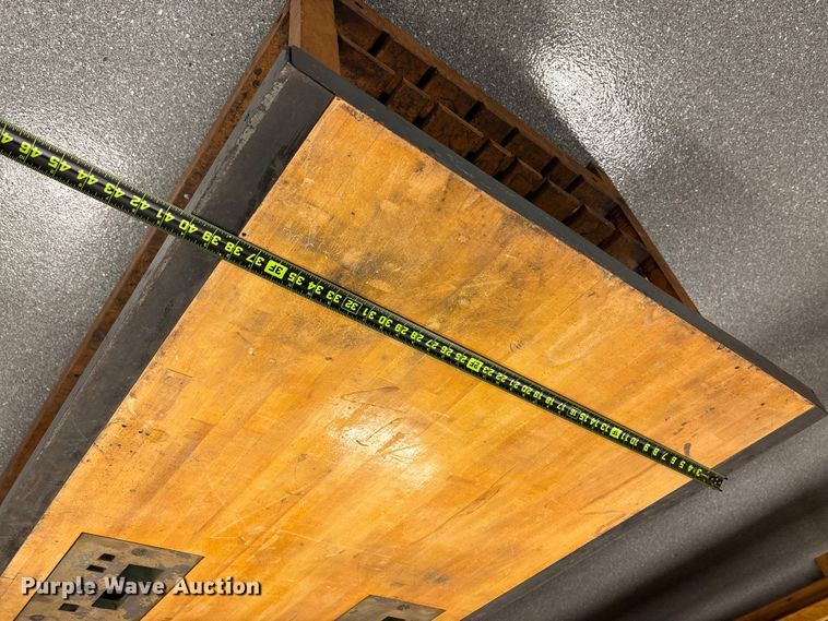 image for item EV3148 Pexto table