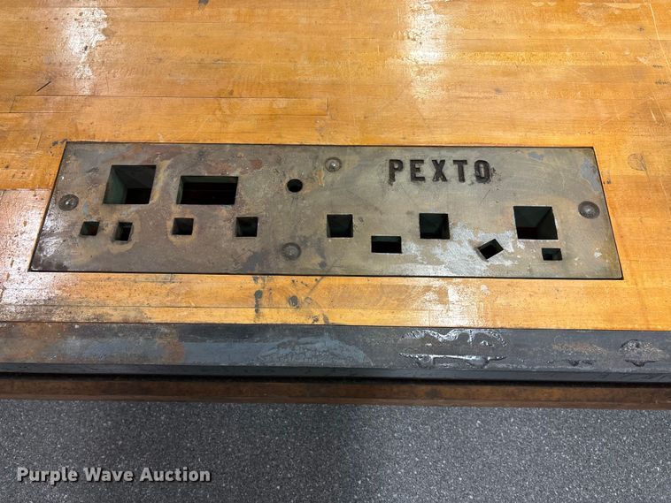 image for item EV3148 Pexto table