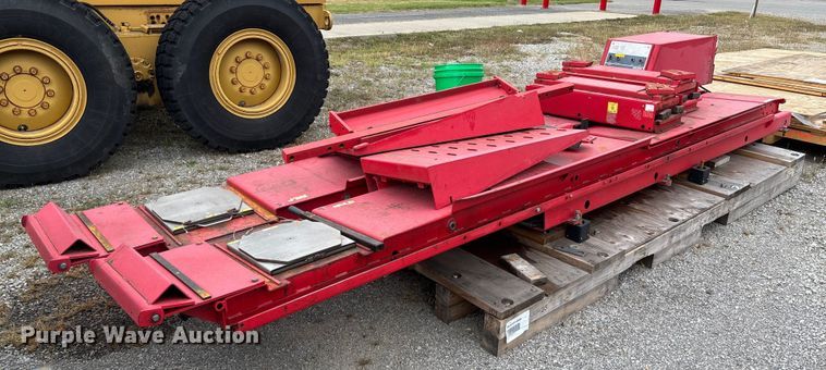 image for item EV3151 Hunter RL automotive lift