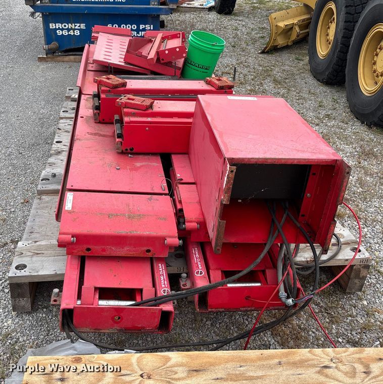 image for item EV3151 Hunter RL automotive lift