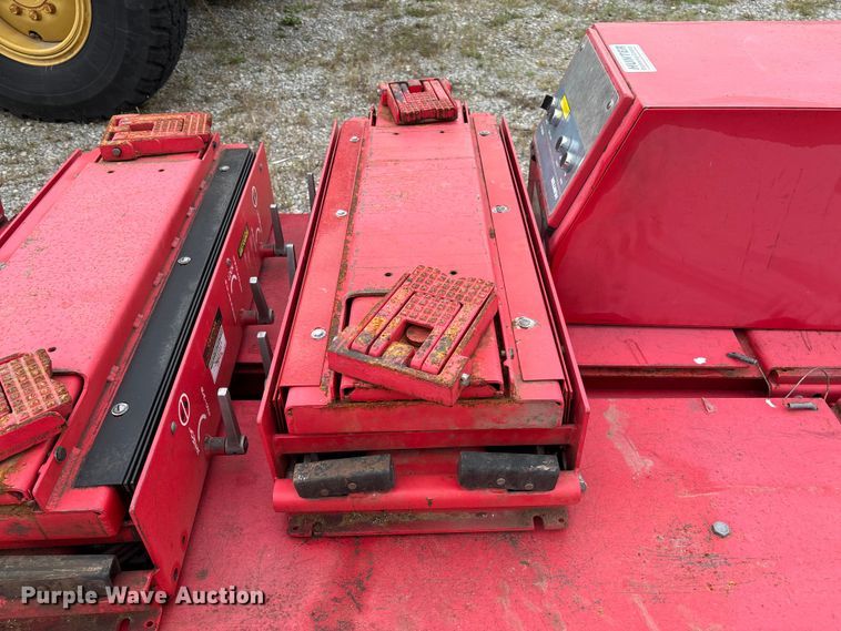 image for item EV3151 Hunter RL automotive lift