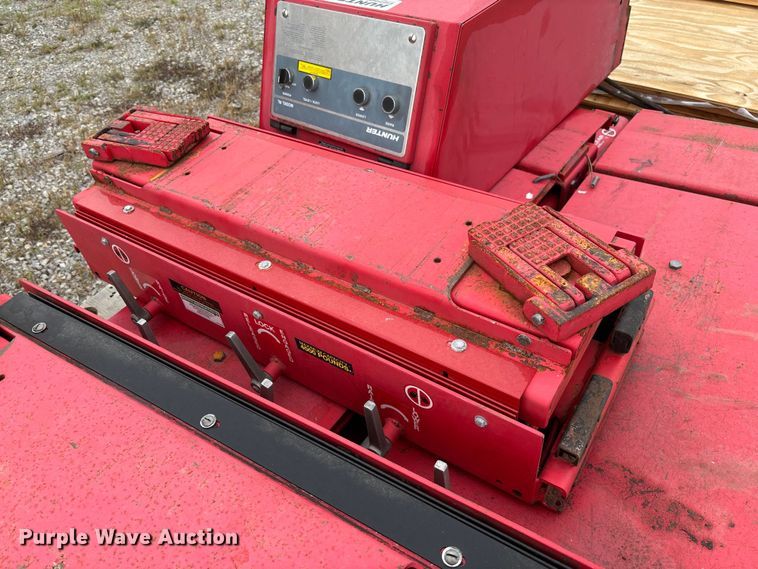 image for item EV3151 Hunter RL automotive lift