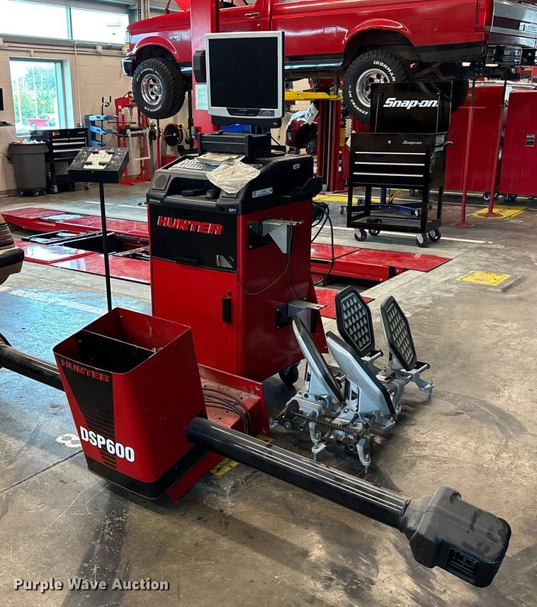 image for item EV3153 Hunter S811 alignment machine