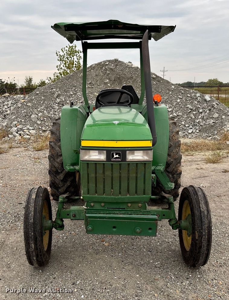 image for item EV3162 1998 John Deere 870 tractor