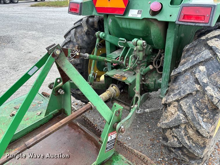 image for item EV3162 1998 John Deere 870 tractor