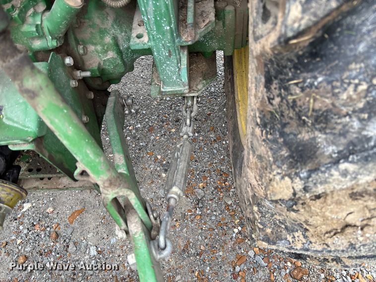 image for item EV3162 1998 John Deere 870 tractor