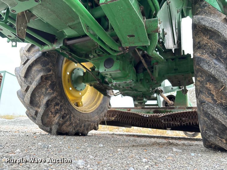 image for item EV3162 1998 John Deere 870 tractor