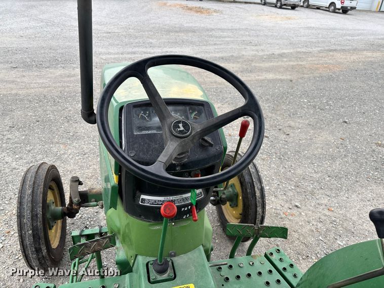 image for item EV3162 1998 John Deere 870 tractor
